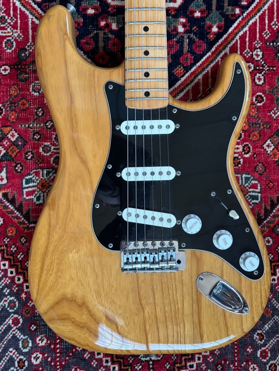 フェンダーUSA アメリカンスタンダード　1979年製（ピアノ・楽器・PA機材）の商品画像 - 査定依頼日：2026年4月11日 - 最高査定価格：200,000円