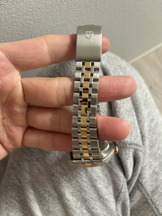 チューダー その他 74033 ダイヤつか（高級時計）の商品画像 - 査定依頼日：2025年1月8日 - 最高査定価格：200,000円