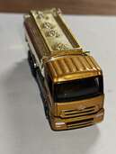 トミカミニカー　ニッサンディーゼルタンクローリーゴールド（ミニカー・ラジコン）の商品画像 - 査定依頼日：2025年3月11日 - 最高査定価格：500円