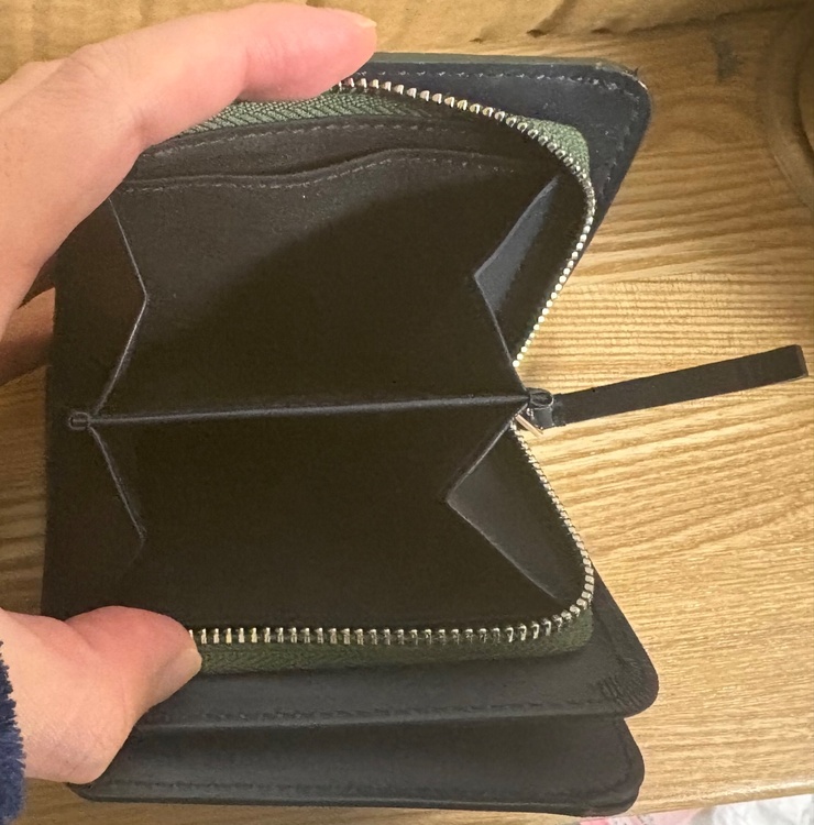 2つ折財布（古着・ファッション）の商品画像 - 査定依頼日：2026年1月9日 - 最高査定価格：5,000円