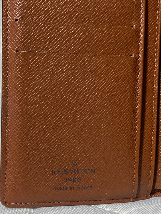 財布　ヴィエノア（ブランドバッグ）の商品画像 - 査定依頼日：2022年8月1日 - 最高査定価格：12,000円