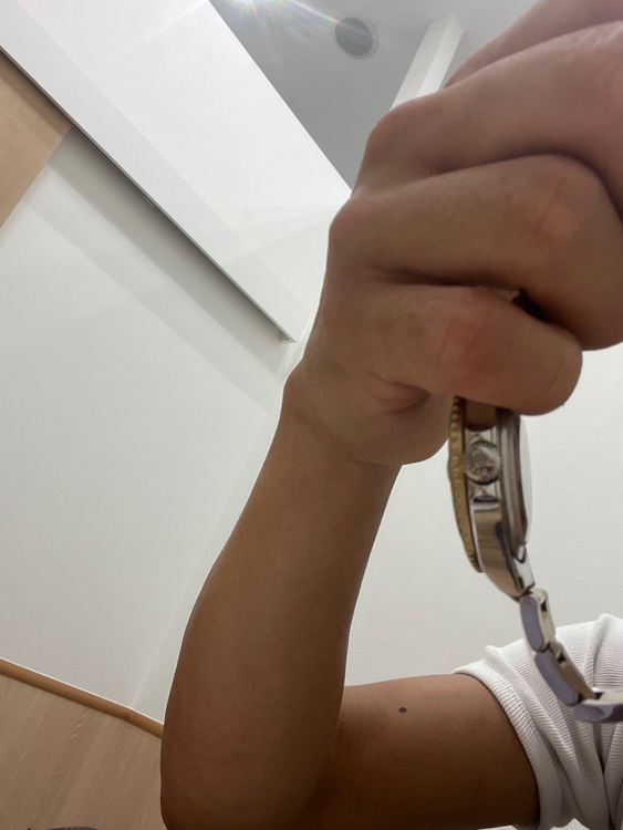 ロレックス サブマリーナー （高級時計）の商品画像 - 査定依頼日：2025年8月14日 - 最高査定価格：1,410,000円