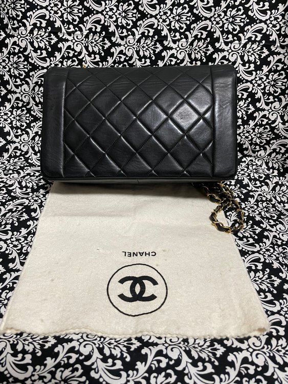 ダイアナフラップ25（ブランドバッグ）の商品画像 - 査定依頼日：2023年1月20日