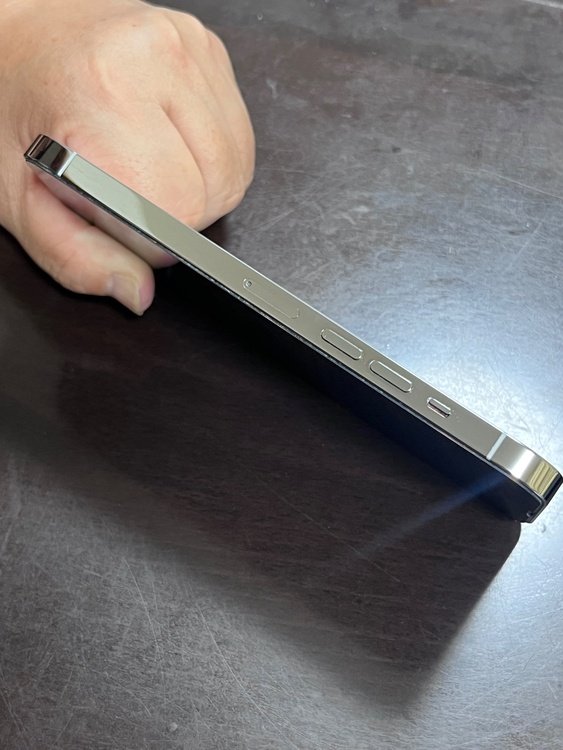 iPhone iPhone 13 Pro Max 128GB au（スマホ）の商品画像 - 査定依頼日：2026年6月28日 - 最高査定価格：53,000円