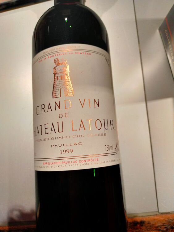 ワイン シャトーラトゥール （お酒）の商品画像 - 査定依頼日：2025年11月14日 - 最高査定価格：100,000円