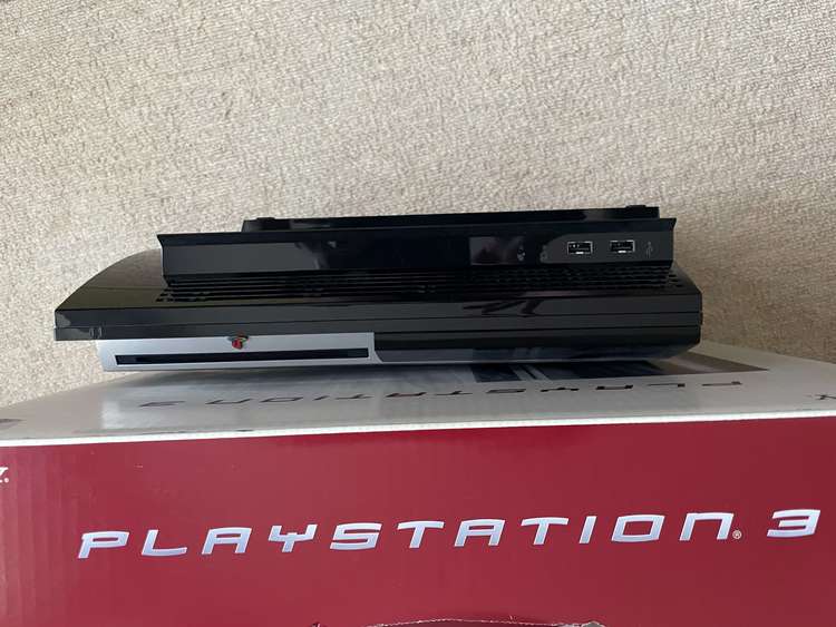 PS3　型式CECHL00（ゲーム機本体・ゲームソフト）の商品画像 - 査定依頼日：2023年8月30日 - 最高査定価格：2,500円