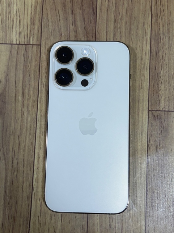 iPhone 14 Pro 256GB au（スマホ）の商品画像 - 査定依頼日：2026年4月28日 - 最高査定価格：57,000円