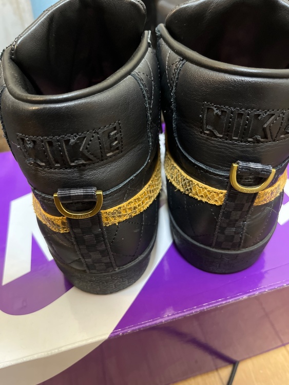 Supreme × Nike SB Blazer Mid "Black"（古着・ファッション）の商品画像 - 査定依頼日：2026年1月9日 - 最高査定価格：7,000円