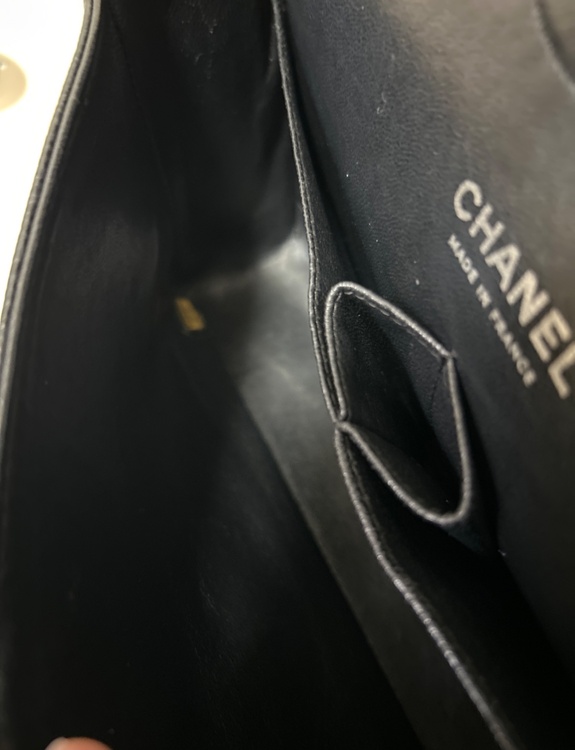 ダブルフラップ25cm キャビアスキン（ブランドバッグ）の商品画像 - 査定依頼日：2026年1月13日 - 最高査定価格：840,000円