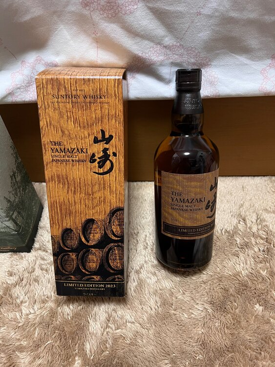 ウイスキー サントリー山崎 （お酒）の商品画像 - 査定依頼日：2025年5月11日 - 最高査定価格：20,000円