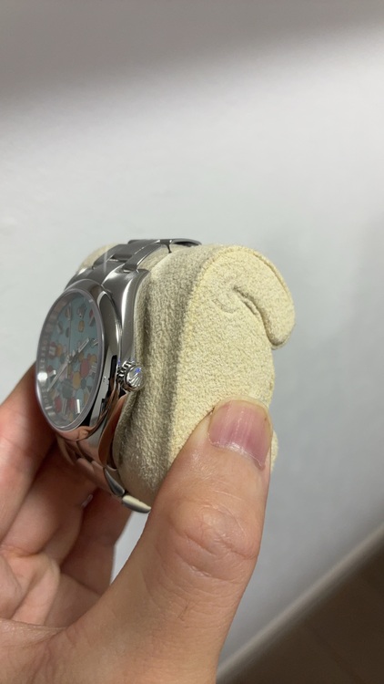 オイスターパーペチュアル　セレブレーションモチーフ　36ミリ　（高級時計）の商品画像 - 査定依頼日：2025年8月10日 - 最高査定価格：2,200,000円