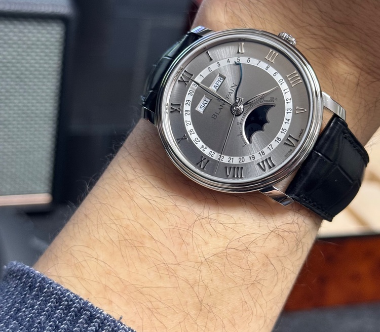 ヴィルレコンプリートカレンダー（高級時計）の商品画像 - 査定依頼日：2025年12月4日 - 最高査定価格：900,000円