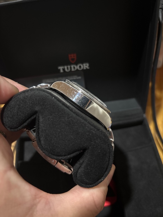 チューダー ブラックベイ 79230b（高級時計）の商品画像 - 査定依頼日：2026年1月21日 - 最高査定価格：500,000円