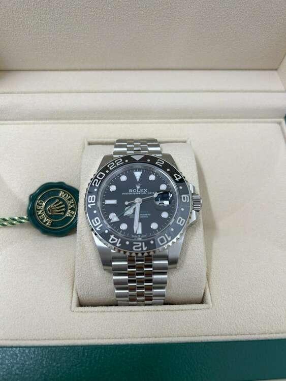 ロレックス GMTマスター 126710GRNR（高級時計）の商品画像 - 査定依頼日：2025年5月14日 - 最高査定価格：2,750,000円