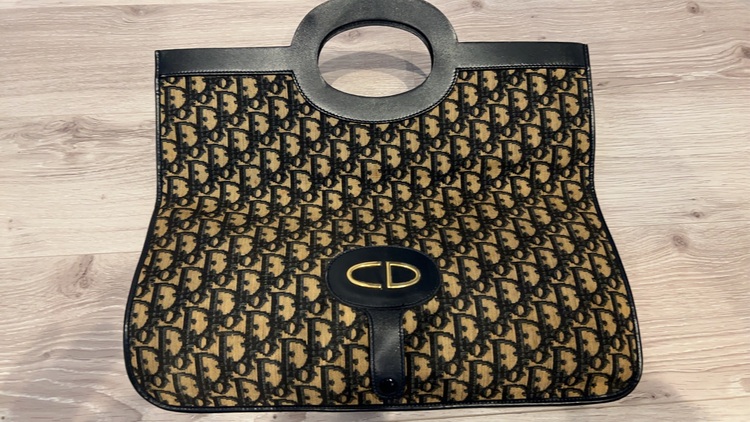 ディオール  （ブランドバッグ）の商品画像 - 査定依頼日：2025年11月8日 - 最高査定価格：60,000円