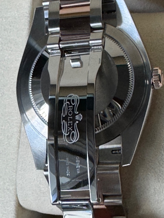 デイトジャスト 41  オイスタースチール＆エバーローズゴールド  リファレンス（高級時計）の商品画像 - 査定依頼日：2025年12月13日 - 最高査定価格：2,160,000円