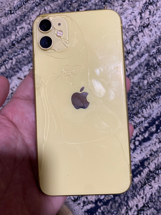 iPhone11 64GB SIMフリー（スマホ）の商品画像 - 査定依頼日：2026年4月7日 - 最高査定価格：12,000円