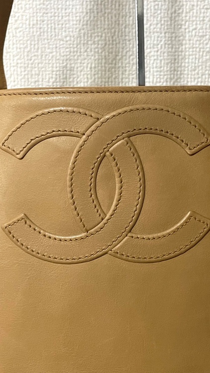 ヴィンテージ　ショルダー　ココマーク　ベージュ（ブランドバッグ）の商品画像 - 査定依頼日：2026年3月3日 - 最高査定価格：100,000円