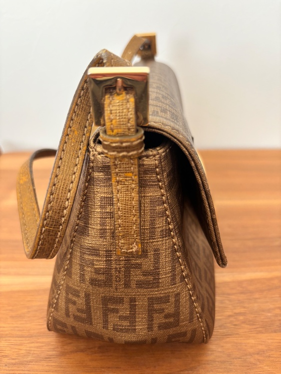 FENDIマンマ（ブランドバッグ）の商品画像 - 査定依頼日：2026年3月21日 - 最高査定価格：150,000円