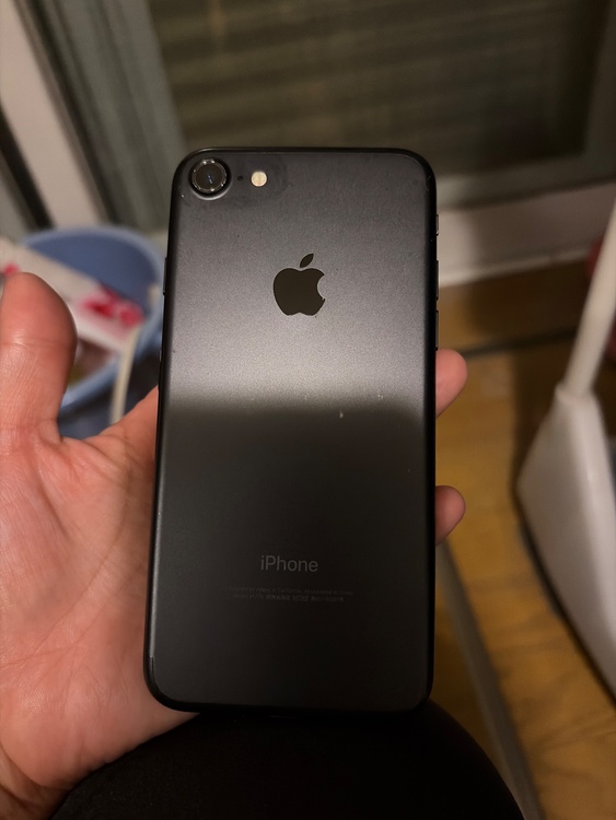 iPhone iPhone7 32GB SIMフリー（スマホ）の商品画像 - 査定依頼日：2026年6月23日 - 最高査定価格：1,500円