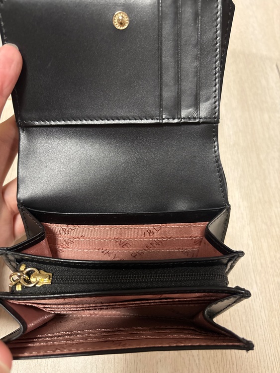 財布（ブランド財布・小物）の商品画像 - 査定依頼日：2025年9月2日 - 最高査定価格：100,000円