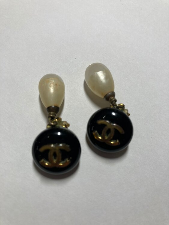 イヤリング（ブランド財布・小物）の商品画像 - 査定依頼日：2025年1月15日 - 最高査定価格：30,000円