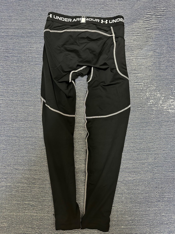 アンダーアーマCOLDGEAR（その他のスポーツ用品）の商品画像 - 査定依頼日：2026年1月19日 - 最高査定価格：1,000円