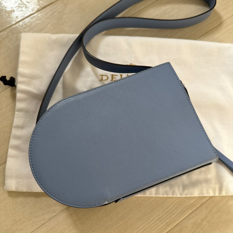 ヴァレクストラ  （ブランドバッグ）の商品画像 - 査定依頼日：2025年4月14日 - 最高査定価格：120,000円