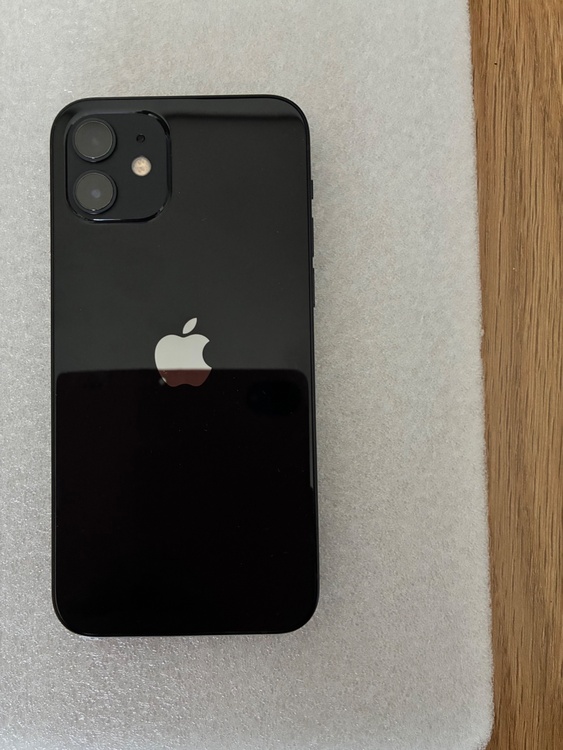 iPhone 12 128GB Softbank（スマホ）の商品画像 - 査定依頼日：2026年4月19日 - 最高査定価格：27,000円