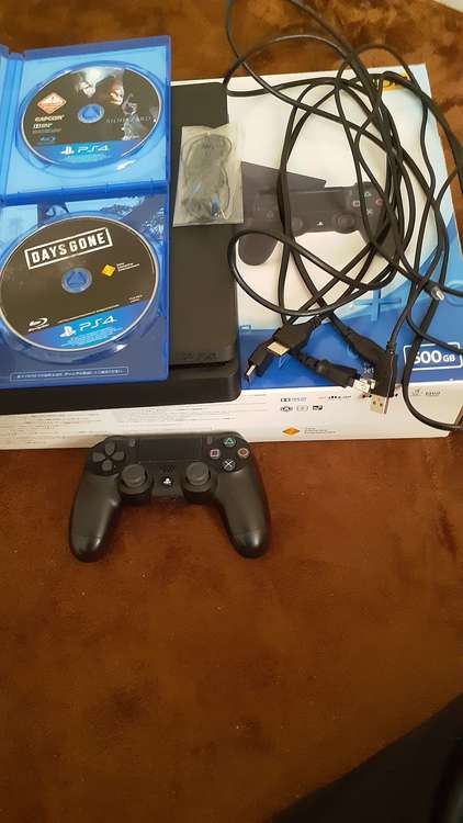 ps4cuh2100（ゲーム機本体・ゲームソフト）の商品画像 - 査定依頼日：2023年7月7日 - 最高査定価格：12,000円