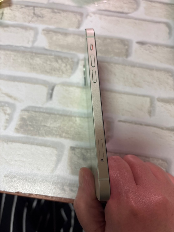 iPhone iPhone 12 128GB Softbank（スマホ）の商品画像 - 査定依頼日：2026年9月16日 - 最高査定価格：25,500円