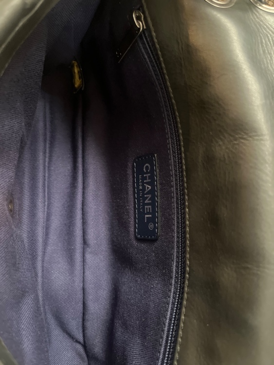 ショルダーバッグ　（ブランドバッグ）の商品画像 - 査定依頼日：2026年4月21日 - 最高査定価格：900,000円