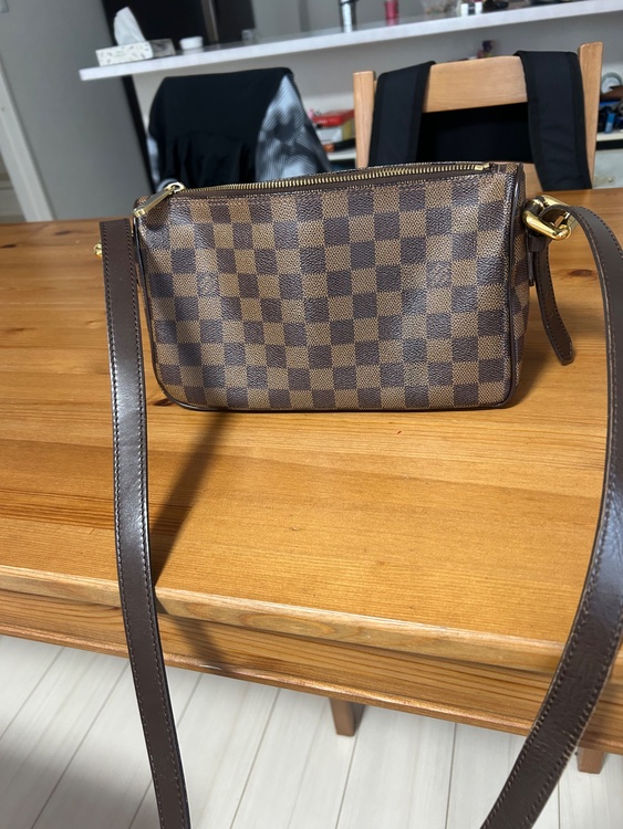 ラヴェッロ（ブランドバッグ）の商品画像 - 査定依頼日：2026年4月7日 - 最高査定価格：75,000円