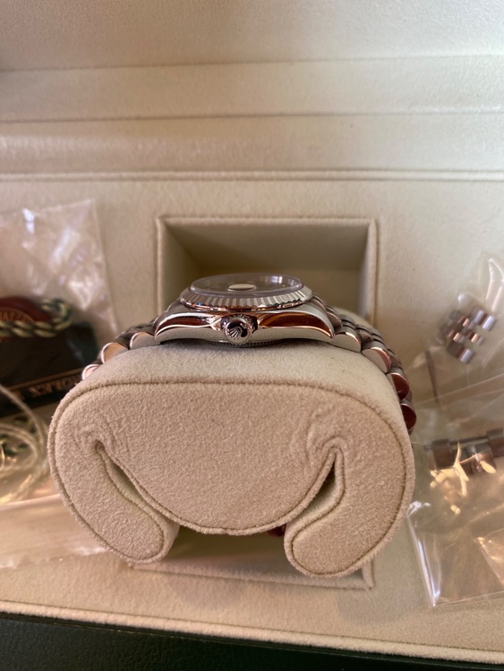 デイトジャスト　10ポイント（高級時計）の商品画像 - 査定依頼日：2025年9月20日 - 最高査定価格：1,030,000円