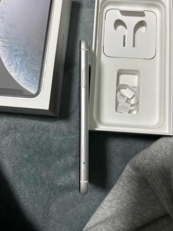 iPhoneXR 64GB SIMフリー（スマホ）の商品画像 - 査定依頼日：2026年3月21日 - 最高査定価格：12,000円