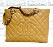 CHANEL GST マトラッセ キャビアスキン トート ベージュ（ブランドバッグ）の商品画像 - 査定依頼日：2026年8月11日 - 最高査定価格：730,000円