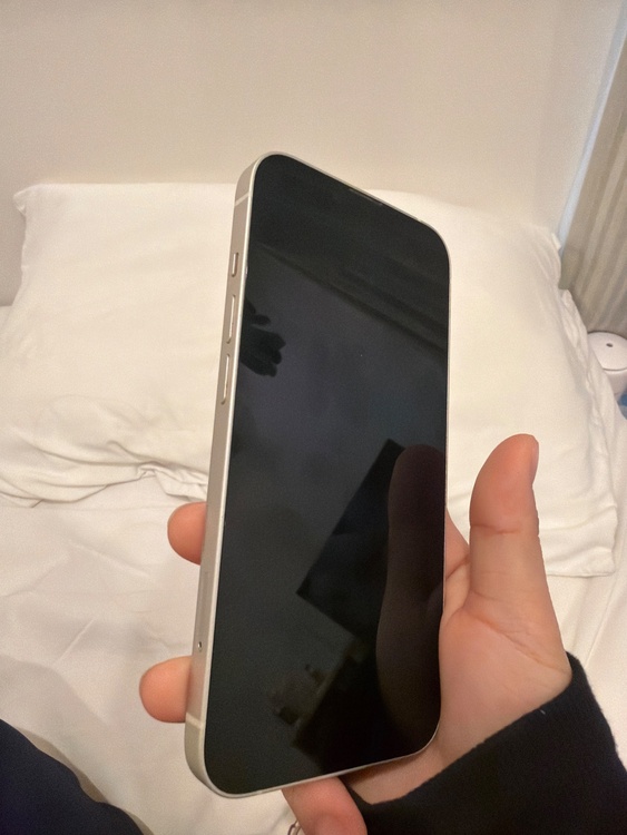 iPhone 14 128GB ホワイト（スマホ）の商品画像 - 査定依頼日：2026年2月9日 - 最高査定価格：45,000円