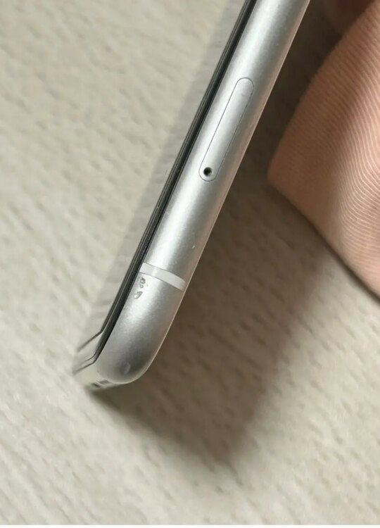 iPhoneXR 64GB docomo（スマホ）の商品画像 - 査定依頼日：2025年5月18日 - 最高査定価格：15,000円