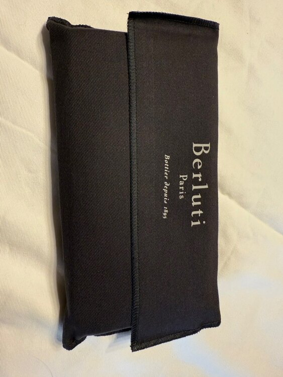 イタウバ スクリットレザー ロング ジップウォレット（ブランド財布・小物）の商品画像 - 査定依頼日：2025年5月10日 - 最高査定価格：65,000円