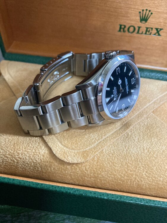 ロレックス エクスプローラー 11427（高級時計）の商品画像 - 査定依頼日：2025年5月24日 - 最高査定価格：800,000円