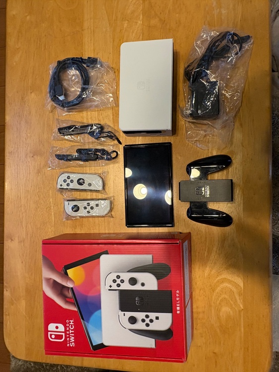 Nintendo  Switch 有機ELモデル（ゲーム機本体・ゲームソフト）の商品画像 - 査定依頼日：2025年12月16日 - 最高査定価格：15,500円