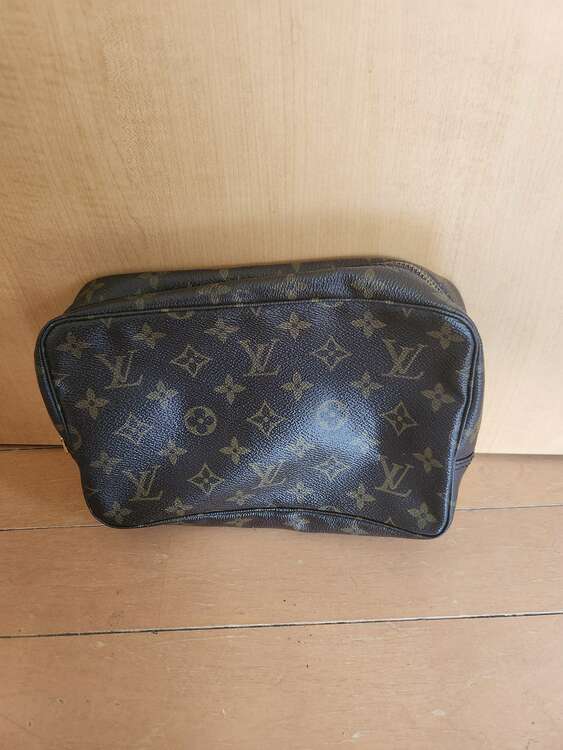 ルイヴィトン（ブランド財布・小物）の商品画像 - 査定依頼日：2025年3月19日 - 最高査定価格：15,000円