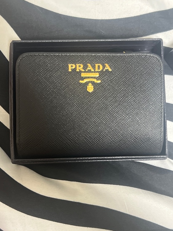 プラダ  （ブランドバッグ）の商品画像 - 査定依頼日：2025年8月13日 - 最高査定価格：50,000円