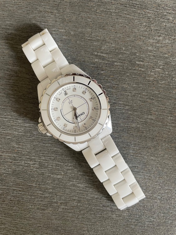 シャネル J12 Ｈ212（高級時計）の商品画像 - 査定依頼日：2025年8月19日 - 最高査定価格：300,000円