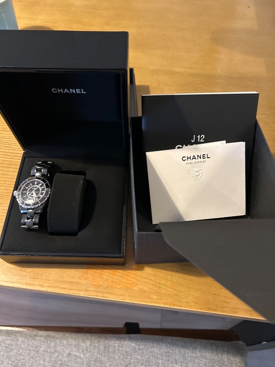 シャネル J12 H068（高級時計）の商品画像 - 査定依頼日：2025年7月16日 - 最高査定価格：250,000円