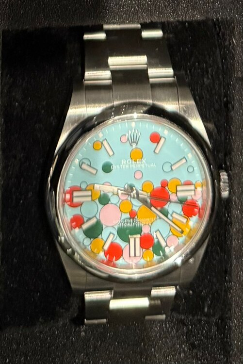 オイスターパーペチュアル41セレブレーション（高級時計）の商品画像 - 査定依頼日：2025年4月17日 - 最高査定価格：3,000,000円