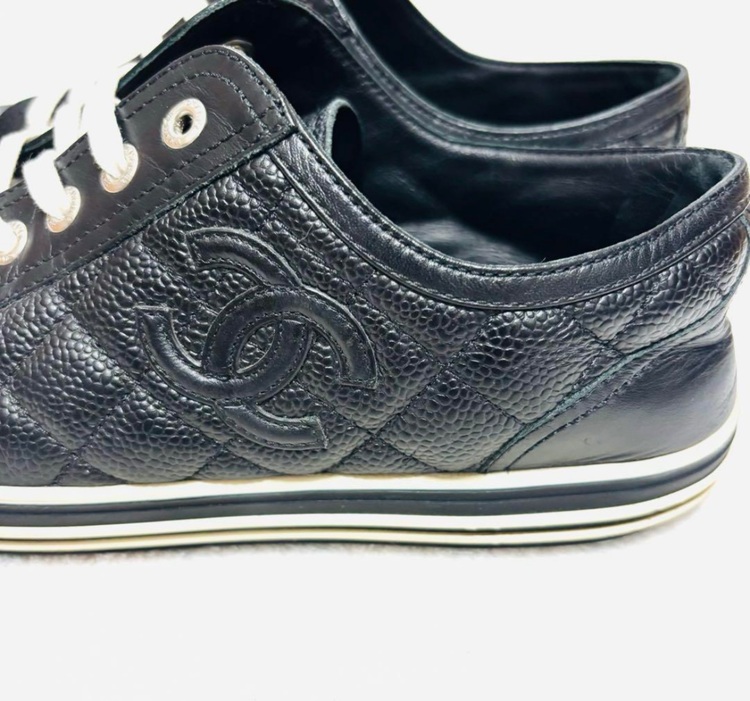 シャネル レザースニーカー（古着・ファッション）の商品画像 - 査定依頼日：2025年9月3日 - 最高査定価格：20,000円