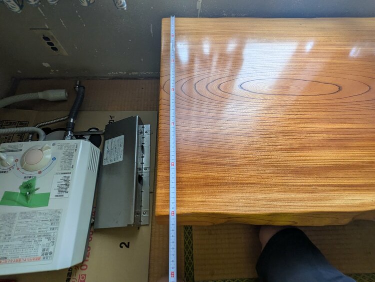 一枚板テーブル（家具・寝具）の商品画像 - 査定依頼日：2026年8月9日 - 最高査定価格：5,000円