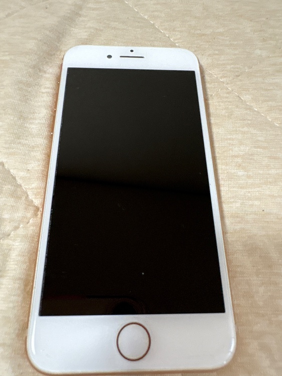 iPhone iPhone8 64GB docomo（スマホ）の商品画像 - 査定依頼日：2026年6月23日 - 最高査定価格：6,000円