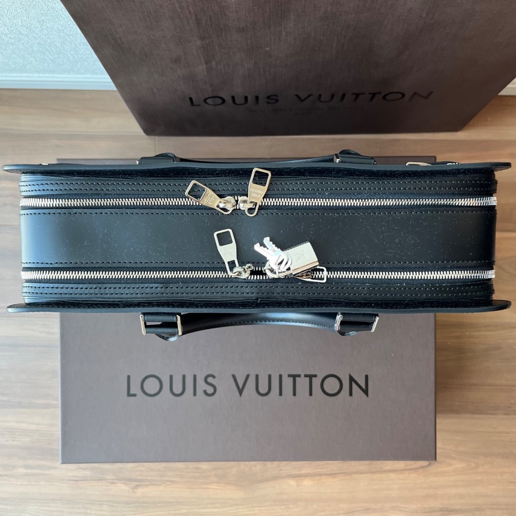 ルイヴィトン タイガ （ブランドバッグ）の商品画像 - 査定依頼日：2025年7月9日 - 最高査定価格：70,000円